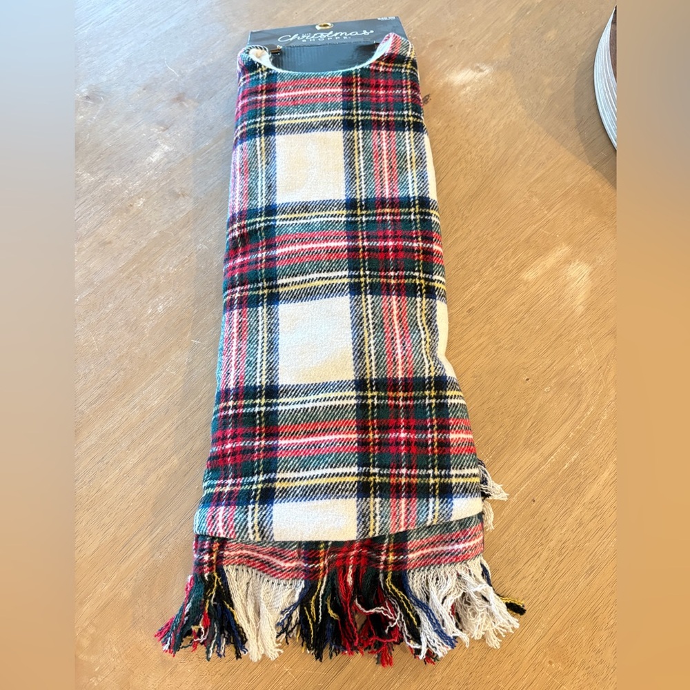 NWT Plaid Fringe Tree Skirt